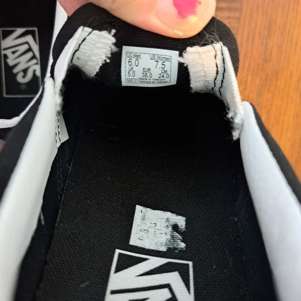 Vans Classic Slip-On Still Life Skull Fruit Black White Mens 6 Women 7.5